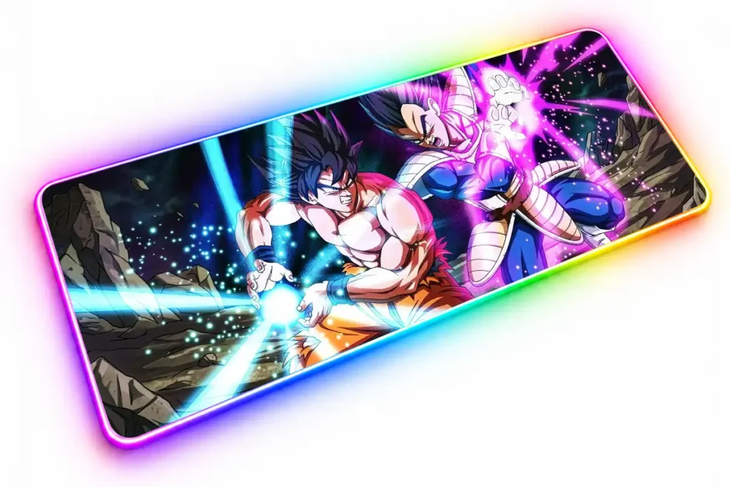 Goku concentrando energía azul y Vegeta con armadura preparando un ataque violeta, rodeados de rocas y partículas luminosas.